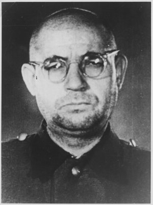 Kurt Eccarius (1905-?), Angehöriger der Kommandantur des KZ Columbia 1936. Nach dessen Auflösung wird er nach Sachsenhausen versetzt und bleibt dort bis 1945.