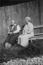 Hans Böckler mit seiner Ehefrau Magdalena in Ottoherscheid, 1942