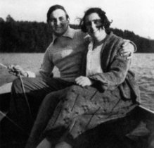 Armin T.  Wegner mit seiner ersten Frau Lola Landau am Stechlinsee, 1929